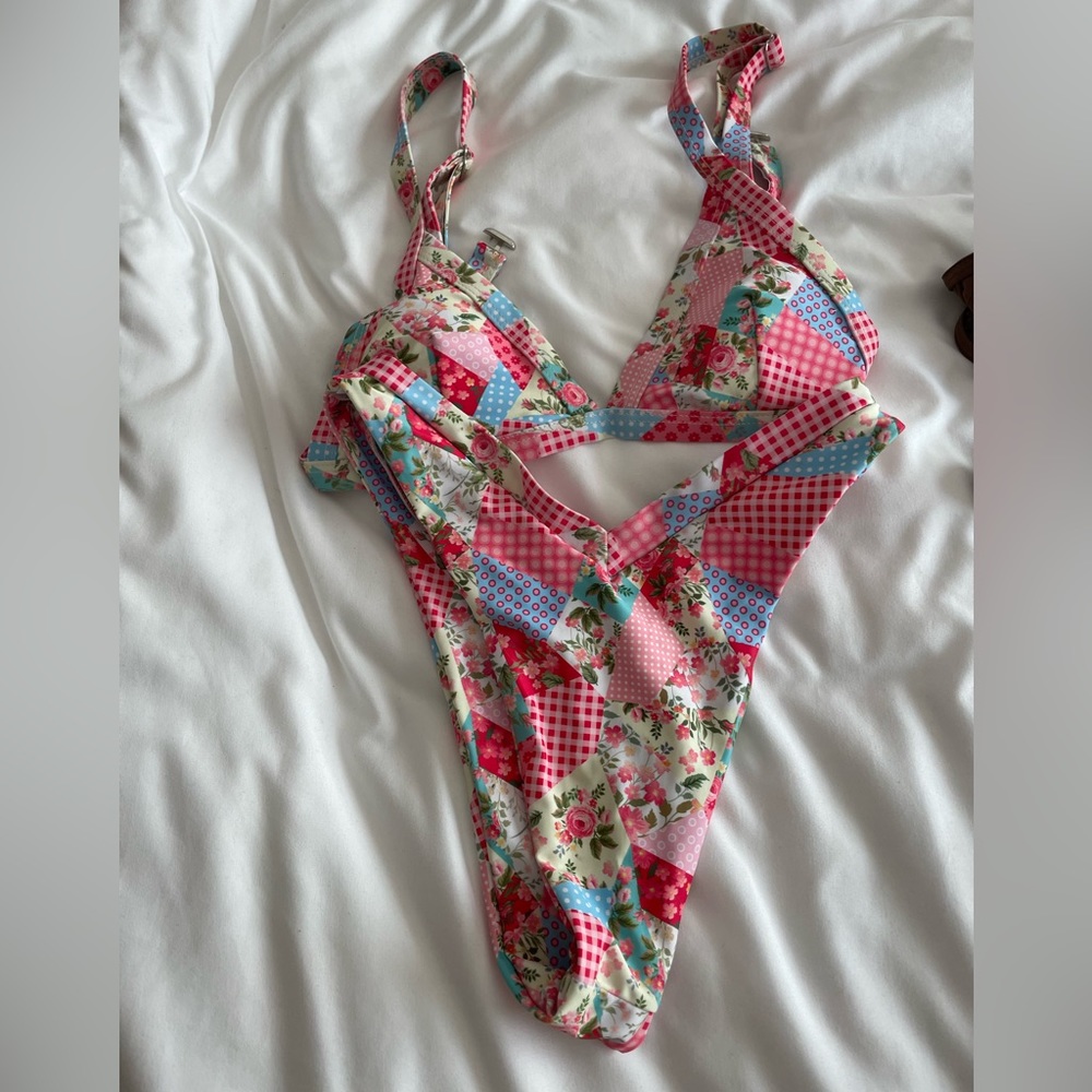 SHEIN floral and gingham triangle high cut bikini swimsuit size small